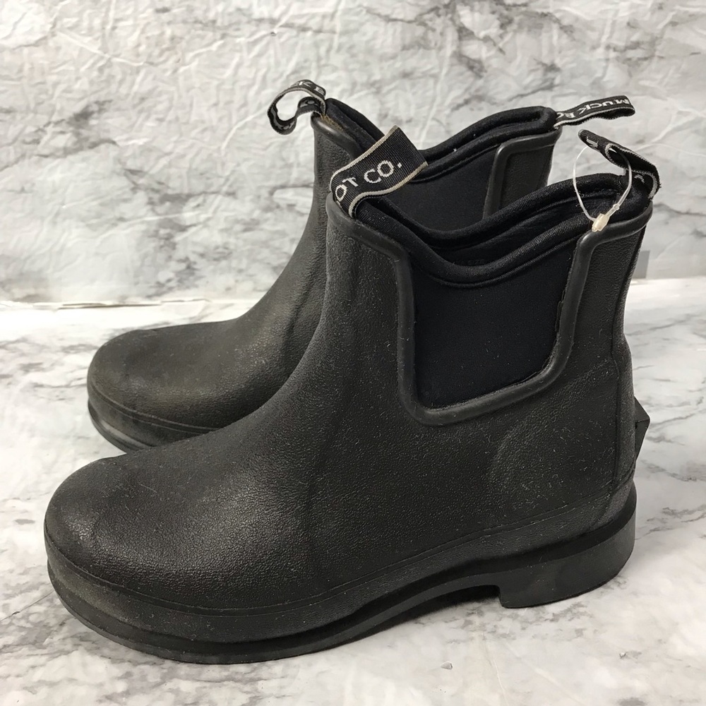 Muck boots Chelsea ankle boots women’s size 6/6.5